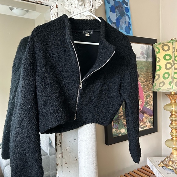 Fuzzy cropped jacket with silver zipper - Picture 1 of 3
